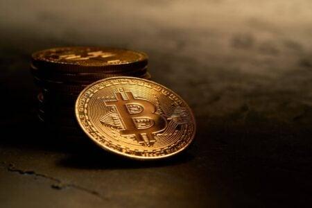 中东冲突推高油价，比特币（BTC）跌破6.4万美元
